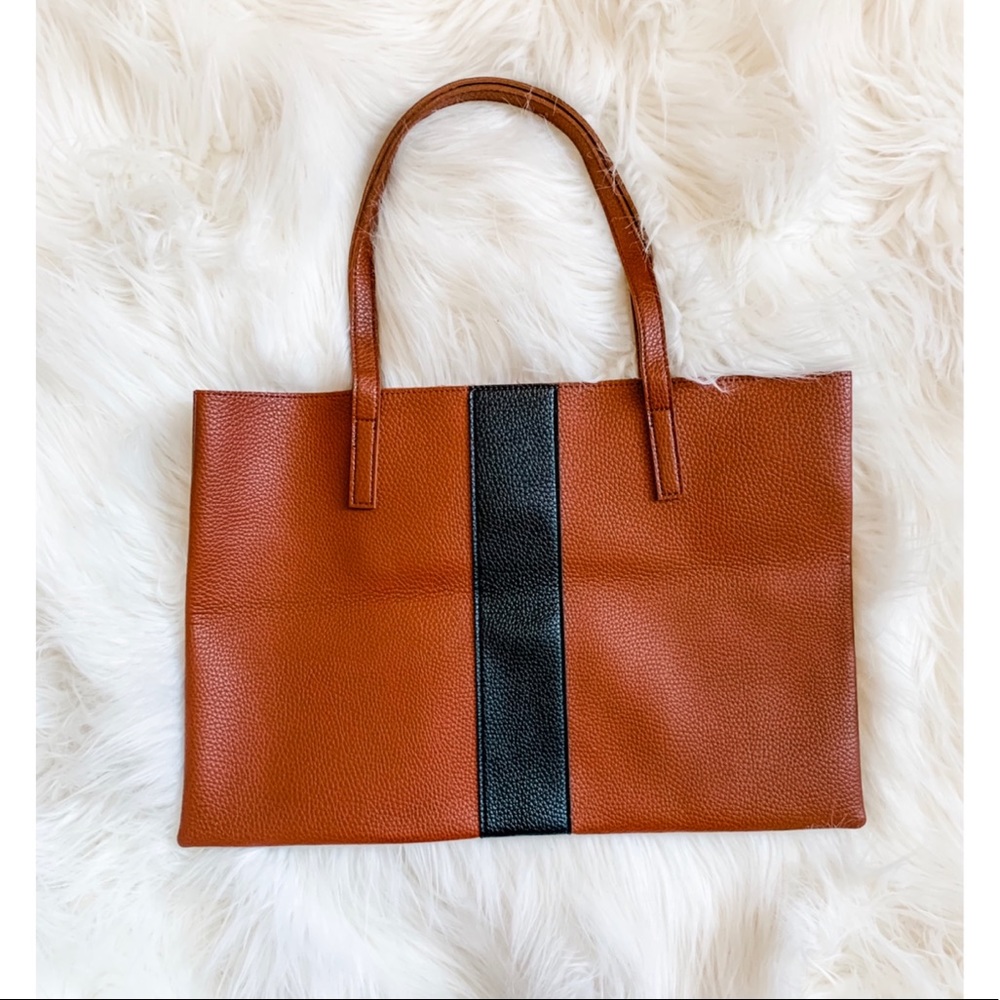 🌸 4/$40 NWOT Vince Camuto Luck Tote